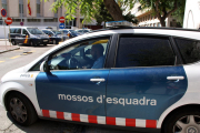 Pla obert del vehicle dels Mossos