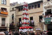 Imatge d'arxiu del 5 de 9 amb folre de la Colla Joves dels Xiquets de Valls a la diada de Sant Fèlix del 30 d'agost de 2016