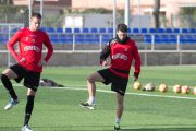 El portuguès Vítor Silva, a la dreta, amb el davanter David Querol, en la tornada als entrenaments després de les vacances de Nadal.