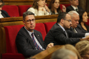 El president del PPC, Xavier Garcia Albiol, al seu escó al Parlament durant la compareixença de Puigdemont.