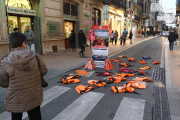 Armilles a la confluència de plaça Prim i raval Santa Anna.