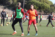 Matilla, entrenant aquest dilluns a Salou. Al seu costat, Wilfried Zahibo, durant un exercici.