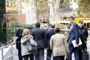 D'esquena Rull, Mundó, Romeva, Turull, Bassa, Forn i Borràs arribant a l'Audiència Nacional.