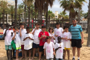 L'equip guanyador de futbol-platja aleví.