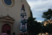 3de7 dels Xiquets de Vila-seca a la diada de festa major a la plaça de l'Església de Vila-seca.