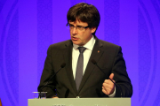 El president, Carles Puigdemont, en roda de premsa al Palau de la Generalitat, el 2 d'octubre del 2017.