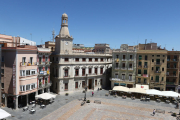 Una imagen de archivo de la fachada del Ayuntamiento de Reus.