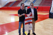 Víctor Neila con el presidente del CB Valls, Magí Mallorquí.