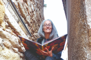 Isabel Llavoré és bibliotecària al Catllar.