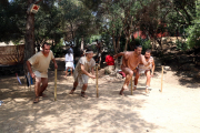 Els atletes que participen en una de les curses incloses en el Festival Terra Ibèrica de Calafell.