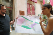 Imatge de la consellera Eva Miguel explicant el projecte per a la construcció de 223 pisos de lloguer social a Tarragona.