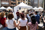 Un tast de vins en una edició anterior de la FESCT a la plaça Corsini.