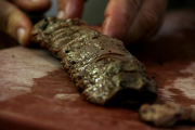 Peça de carn de cabra hispànica a la cuina del restaurant Les Moles d'Ulldecona.