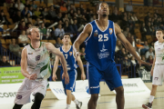 Orion Outerbridge, durant el primer partit de les semifinals del 'play-off', a Vitòria.