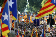 Centenars de milers de persones bateguen per la República Catalana des de Barcelona, Tarragona, Lleida, Salt i Berga