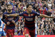 Luis Suárez i Gerard Piqué, celebrant un gol del Barça