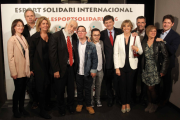 Imatge de la comitiva del Consell d'Administració del Nàstic amb el Rubén Almazán i Álvaro Cano.