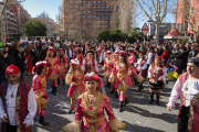 Colles participants a la rua de lluïment matinal en la darrera edició del Carnaval.