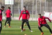 Bruno Perone entrena amb la resta de companys a les instal·lacions del Complex Esportiu Futbol Salou.