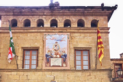 El grup d'IgersTgn a la plaça de l'Ajuntament d'Horta de Sant Joan.