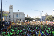 La Plaça Catalunya plena de manifestants amb estelades.