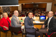 Ramon Folch, al centre, abans de la ponència amb que va inaugurar el nou curs escolar 2016-2017.