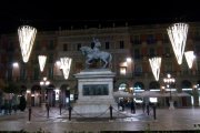 Imatge d'arxiu de la plaça Prim amb la il·luminació nadalenca.