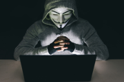 Anonymous és una xarxa internacional d'activistes i hackers.