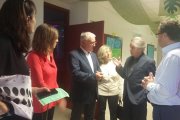 Francesc Tarragona visita les intalacions renovades amb els responsables de Villablanca