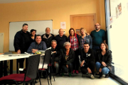 Imatge d'arxiu dels membres de la Xarxa Vendrellenca en una reunió amb la exregidora del Vendrell, Eva Mata.