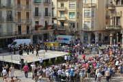 El públic ha pogut gaudir de les actuacions que han ofert diverses entitats.