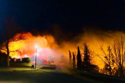 L'incendi es va produir en un barranc situat davant de la deixalleria i al costat de l'Institut IES Coster de la Torre.