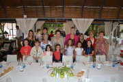 Fotografía de familia de la comida de hermandad.