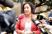 La portaveu adjunta del PSC al Parlament, Alícia Romero, fent declaracions als mitjans aquest 20 d'octubre.