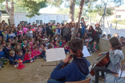 Alumnos de Ciclo Medio y Superior ofrecen conciertos a la hora del patio al resto de alumnos.