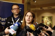 Imatge de la coordinadora del PDeCAT, Marta Pascal, atenent els mitjans de comunicació.