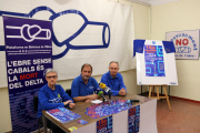 Els portaveus de la PDE presentant la setzena assemblea.