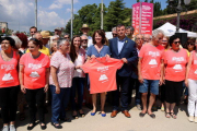 La presidenta de l'ANC, Elisenda Paluzie; la vicepresidenta d'Òmnium Marina Llansana i Josep Maria Cervera, president de l'Associació de Municipis per la Independència, en presentar la samarreta de l'11-S.