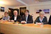 El president Carles Puigdemont amb Elsa Artadi, Lluís Puig i Clara Ponsatí a Brussel·les.