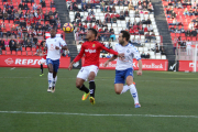 Ike Uche, durant una acció del Nàstic-Tenerife de fa dues temporades al Nou Estadi.