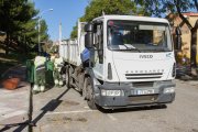 Operaris de l'empresa FCC, a Mas Abelló, en una imatge d'arxiu.