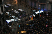 Vista aèria del cordó policial a prop de la delegació del govern espanyol a Barcelona.