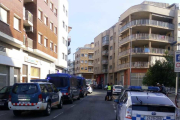 La Policia Local d'Amposta i els Mossos d'Esquadra durant el dispositiu contra el tràfic de drogues.