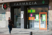 L'antiga farmàcia de la carretera de Castellvell, que ja s'hi troba.