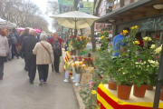 La Rambla Nova, plena de parades de roses i llibres per Sant Jordi.