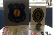 S'ha interceptat 1.550 euros en bitllets, cocaïna i diversos estris per a la seva distribució.