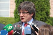 L'expresident Carles Puigdemont durant l'atenció als mitjans a Waterloo.