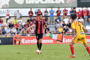 Imatge d'Alejandro Catena en una jugada del partit contra el Nàstic a l'Estadi.