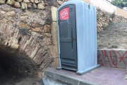 El lavabo a la platja Llarga