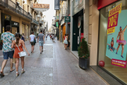 La majoria de botigues van començar les rebaixes aquest dilluns 1 de juliol.